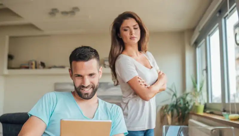 Kıskanmanın Sırları: Aşkın Karanlık Yüzü Neden Ortaya Çıkıyor?