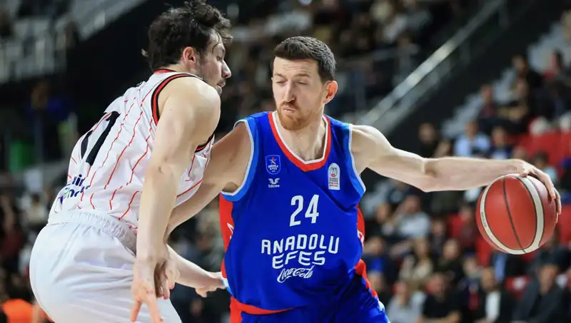 Anadolu Efes Euroleague'de Kritik Maçta Zafer Peşinde