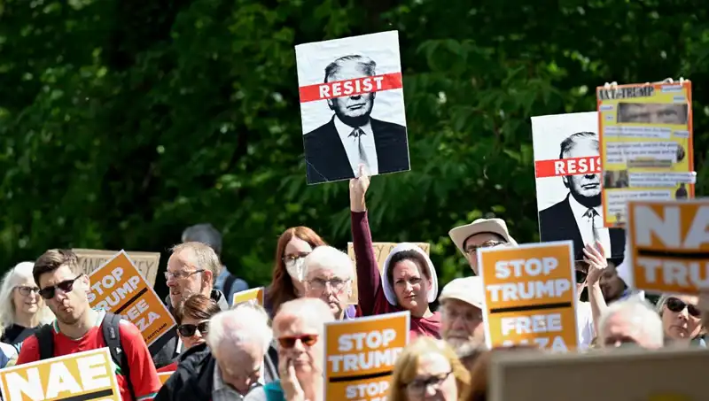 Trump'ın İskoçya Ziyareti: Golf Oynarken Protesto Şoku