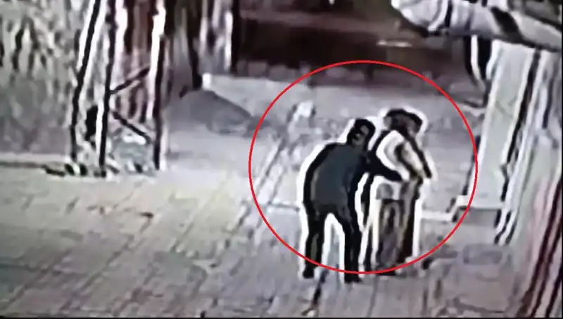 Kapkaççılara Yönelik Şaşırtıcı Operasyon: Polisler Pazarcı ve Simitçi Kılığına Girdi