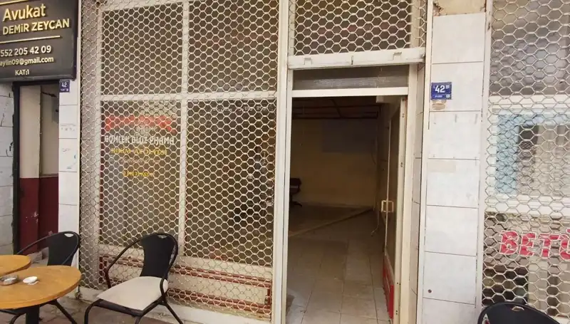 Yarım Asırlık Dükkan, Tarihini Sessizliğe Bıraktı: Sadece İsmi Kaldı
