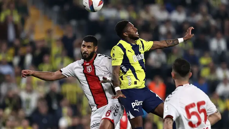 Fenerbahçe'de Uyum Bozuldu: Spor Yazarlarından Şok Değerlendirmeler