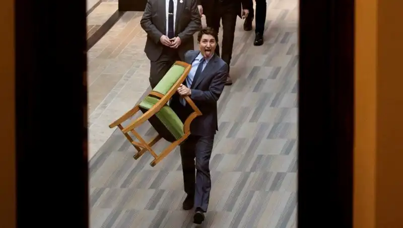 Trudeau’nun Ayrılığı: İstifa Edip Sandalyeleriyle Gitti, Halkı Şokta