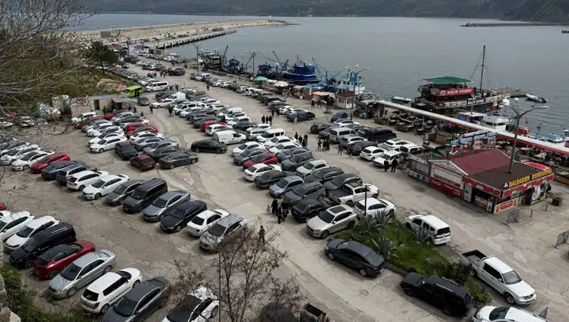 Bayram Döneminde İlçeye Akın Eden 14 Bin 600 Araç: Yoğunluk Tavan Yaptı!