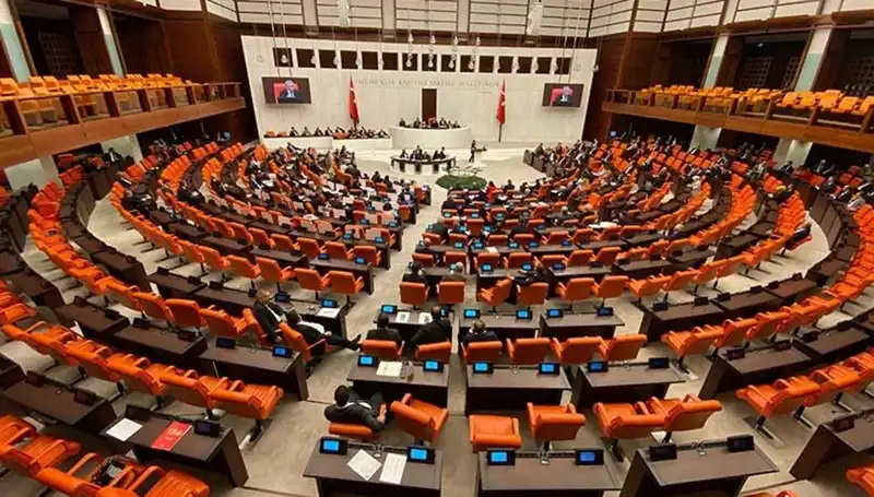 Emekli İkramiyesi 4 Bin TL Oluyor: TBMM'den İlk Adım Atıldı