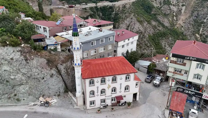 Çelik Minare Siparişleri Patladı: Maliyeti 500 Bin Lira