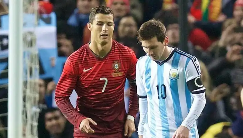 Ronaldo ve Messi: Futbol Arenasında Yeni Bir Rekabetin Doğuşu